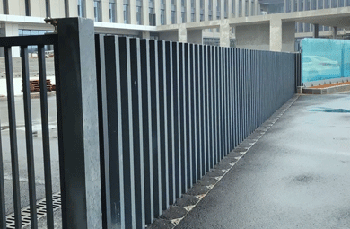 Der automatische versenkbare Zaun ist ein modernes Zugangskontrollgerät